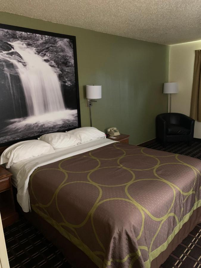 Hotel Super 8 By Wyndham Wi Watertown